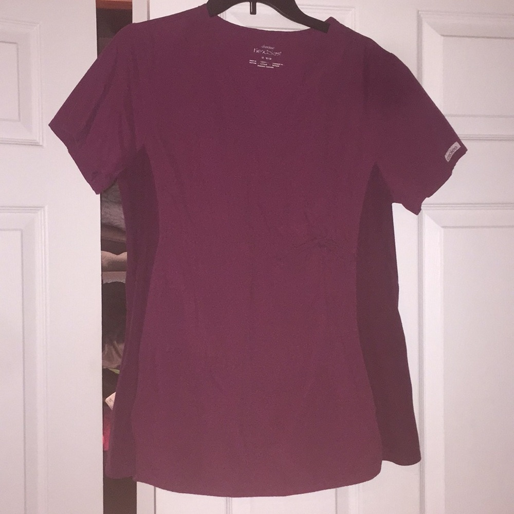Maternity scrub top size medium with stretch sides
